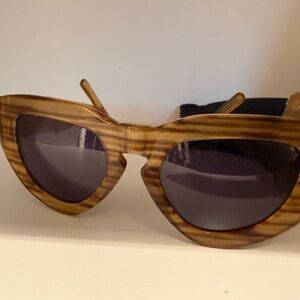 Stylish Brown Sunglasses